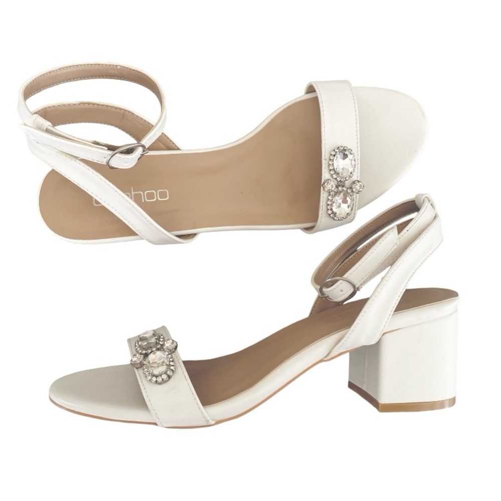 BOOHOO / WEDDING / ANKLE STRAP SANDAL HEELS / WHITE + RHINESTONES / SZ 9.5